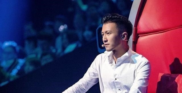 李宇春|李荣浩挑战谢霆锋,李荣浩有个学员唱两首歌曲