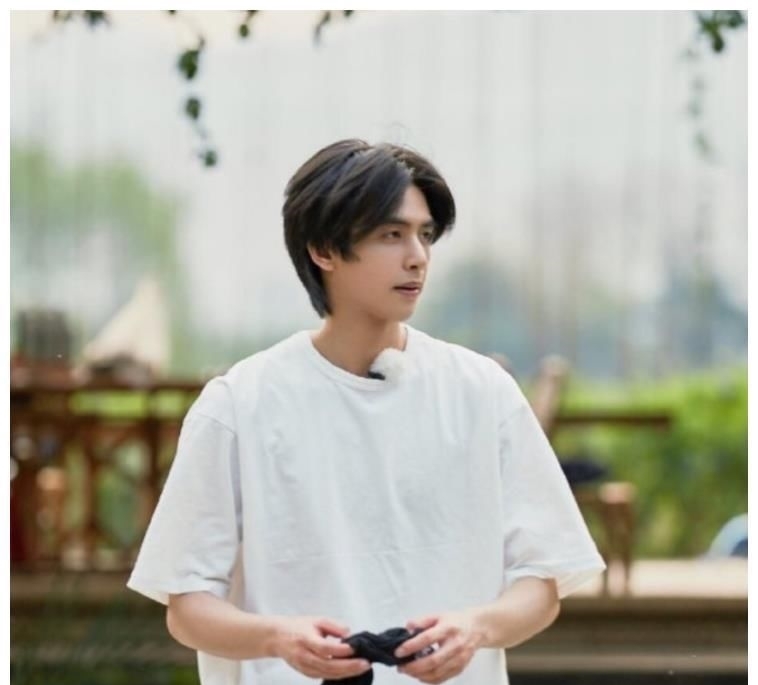  小哥哥|《创造营2020》助演嘉宾确定, 网友却质疑: 他们会唱跳吗?