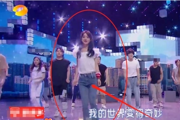 状态|赵丽颖时隔三年上《快本》,换上10年前的打扮,这状态没看错吧?