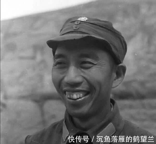 锅巴|王震偷吃一块锅巴,被炊事员拍一锅铲,笑道:买卖很划算