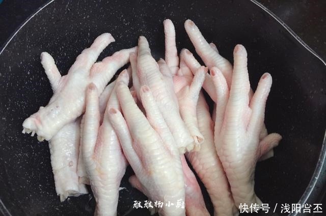 家人|虎皮凤爪不用买了,一次做三五斤,做法简单,学会家人夸你是大厨