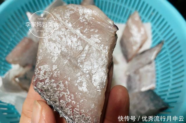 好吃|饭店炸的带鱼为啥好吃记住3个小窍门，带鱼黄金酥脆，没腥味