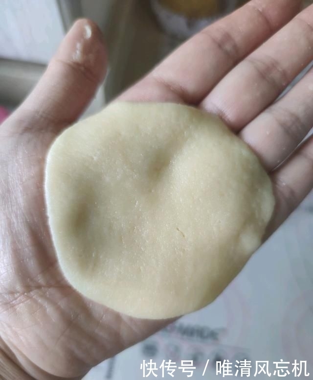  秒杀|「港式酥皮菠萝包」的做法+配方，外皮酥脆，内里松软，秒杀餐厅