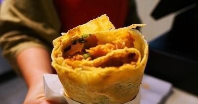 小吃|校门口“最受欢迎”的5种小吃，糖葫芦光荣上榜，图3堪称“撩妹神器”