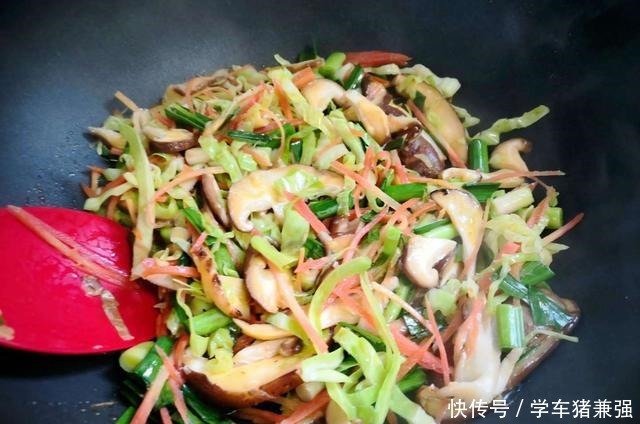 管理|现在小区封闭式管理,用这剩饭做了一顿晚餐,家人喜欢营养好!