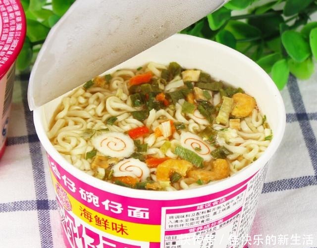 咸蛋黄|4款因“包装丑”而无人知的国产方便面,比统一好吃,比白象劲道
