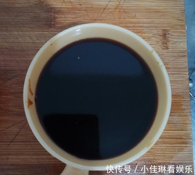  香菇|洋葱香菇烧鸡片，鲜香入味，超级下饭