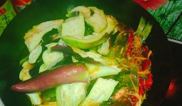  好吃|嘎牙子炖茄子，吃了上顿想下顿，好吃的秘诀很简单，不信你试试！