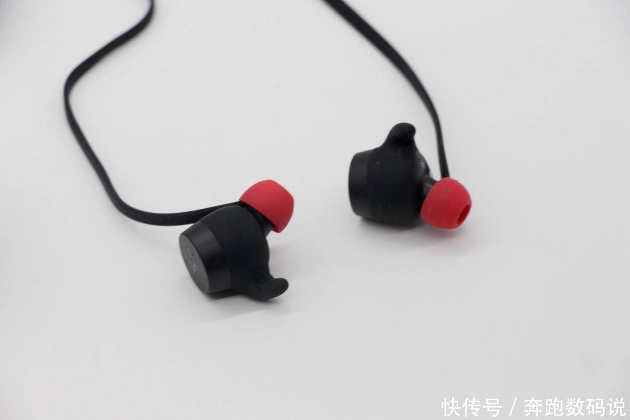 充电仓|运动达人必备：多种佩戴方式于一身，HAKII无线蓝牙耳机评测