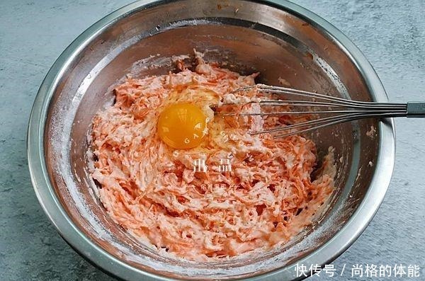 搅拌均匀|10分钟早餐饼,拌一拌,煎一煎即可出锅上桌,连菜也省了