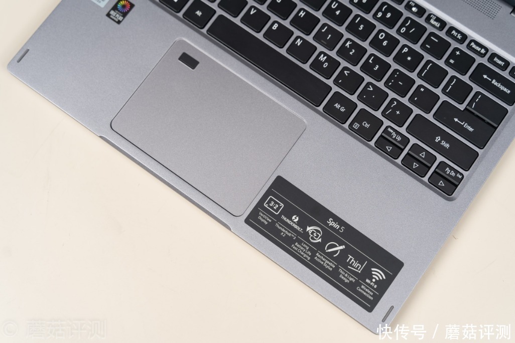  翻转|极致轻薄，自由翻转，细节出众、宏碁蜂鸟Spin 5百变2K轻薄本 评测