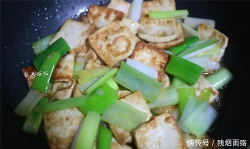  食材|这两种食材是绝配，一香一鲜，简单一炒，比肉还好吃