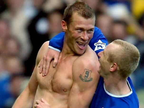 面对|足坛硬汉们面对劫匪一个打俩拼速度轻松追小偷