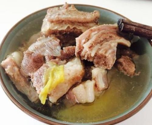 膻味|炖羊肉汤时,这3样缺一不可,汤浓肉香无膻味,可惜很多人不知道