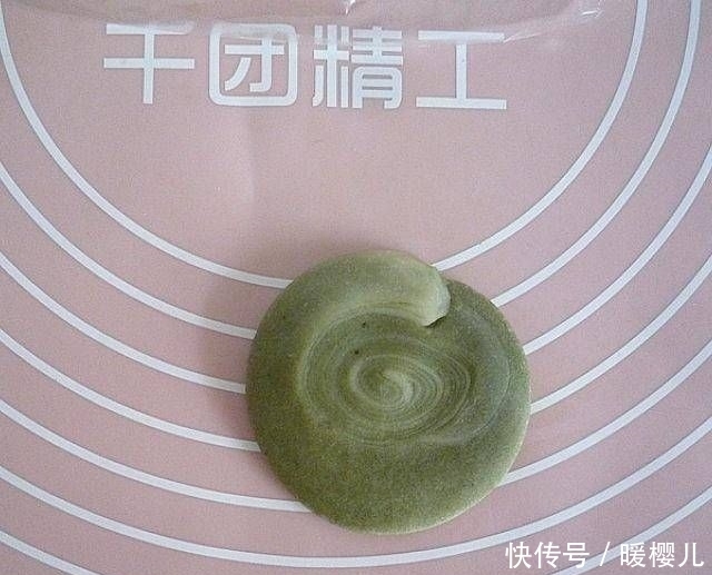  糕点|抹茶酥和我自己做的红曲糕点，不油腻