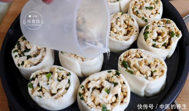 不用|豆腐里加3个鸡蛋,不用蒸不用炖,层层裹着馅料,比包子简单过瘾