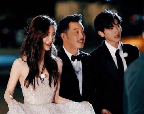 不好|奔跑吧只看蔡徐坤帮Baby拉裙摆,谁注意她的鞋子团宠不好当