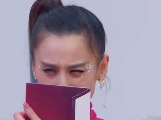 上热|丁当一通“骚操作”,姐姐全被“逼”上热搜,塑料姐妹情继续翻车