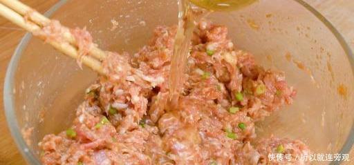  懒人|烙肉饼时，试试这个懒人做法，不用和面，松软千层香得流油