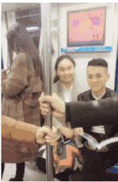 GIF|搞笑GIF：医院WiFi真的挺不错！