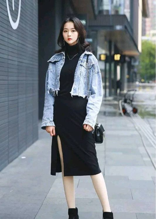  特别|街拍：小姐姐扎着马尾，颜值十分高的，显得特别的靓丽