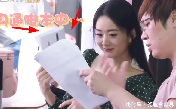 披头散发|赵丽颖拍摄没开空调,大热天披头散发,肩膀垫毛巾吸汗很朴实