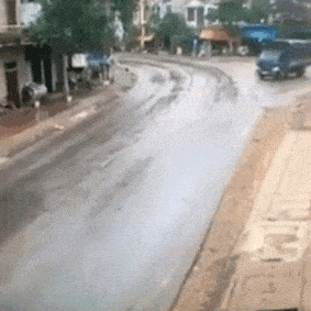 搞笑|搞笑GIF：腿脚挺利索啊