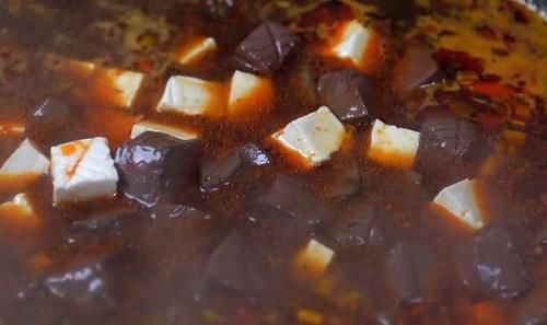 好吃|家常版猪血烧豆腐,嫩滑入味,鲜香又营养,比饭店的还好吃,下饭