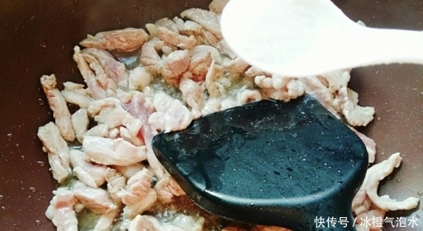  小炒|节约懒人的食物，教你如何做青椒小炒肉，经常吃它不发胖！