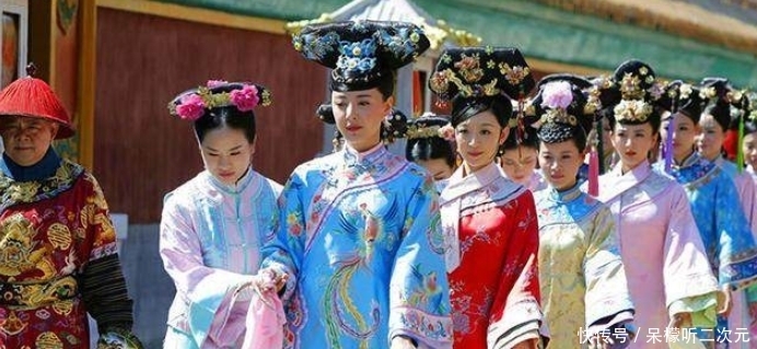 慈禧|同治帝朝地上泼了一碗茶水，叫秀女们走过去，其中一人成了皇后