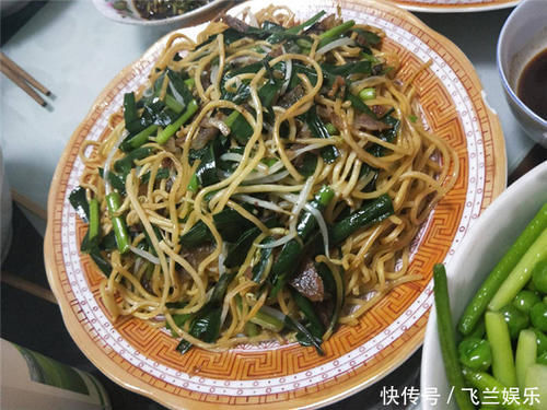回家|农村婆婆来看我,下班回家见她准备一桌菜,上桌后我连吃两碗饭