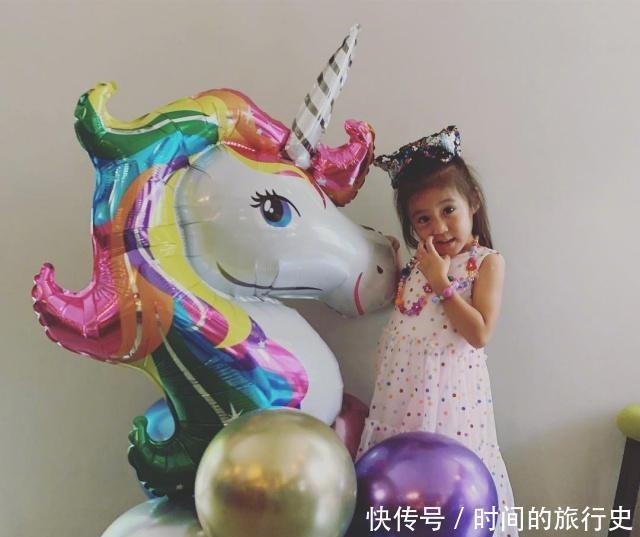 家里|家里有三个女孩,真高兴,贾静雯庆祝软件的生日