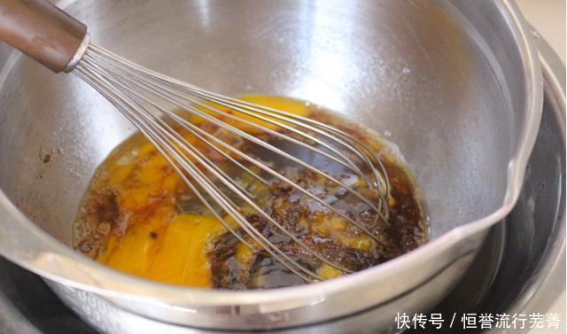 枣糕|秋季暖心糕点红糖枣糕,自己在家就能制作,软糯美味,幸福感倍增