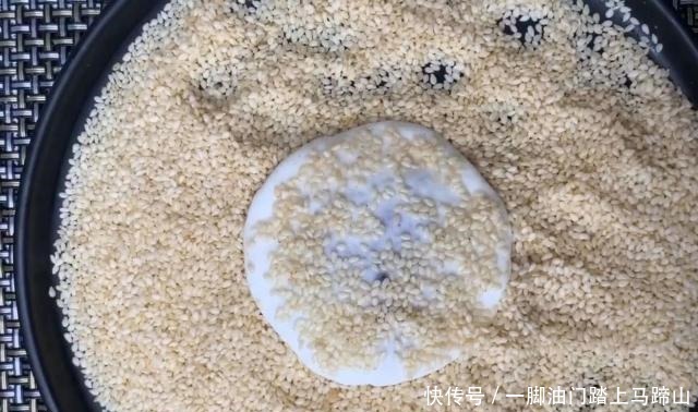 简单|天冷了多给家人吃它,5元做一锅,简单一烙好吃又营养,全家都爱