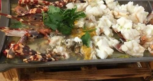 婚宴|参加婚宴随礼500元,看到宴席后却很尴尬,桌上的菜让我怀疑人生