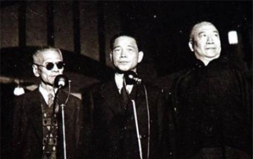 逮捕|戴笠设宴请50个汉奸吃饭,汉奸刚入席,戴笠:现在公布逮捕名单