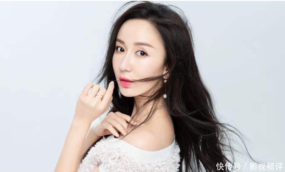 作品|《爱情公寓》十年,陈赫成大腕,娄艺潇作品不断,而她在国际走红