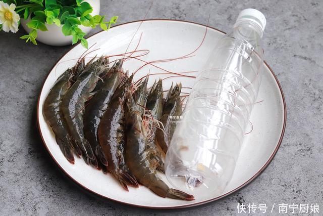 冰箱|鲜虾保存第一步放冰箱?大错特错,多做这一步,放1年鲜美不发黑