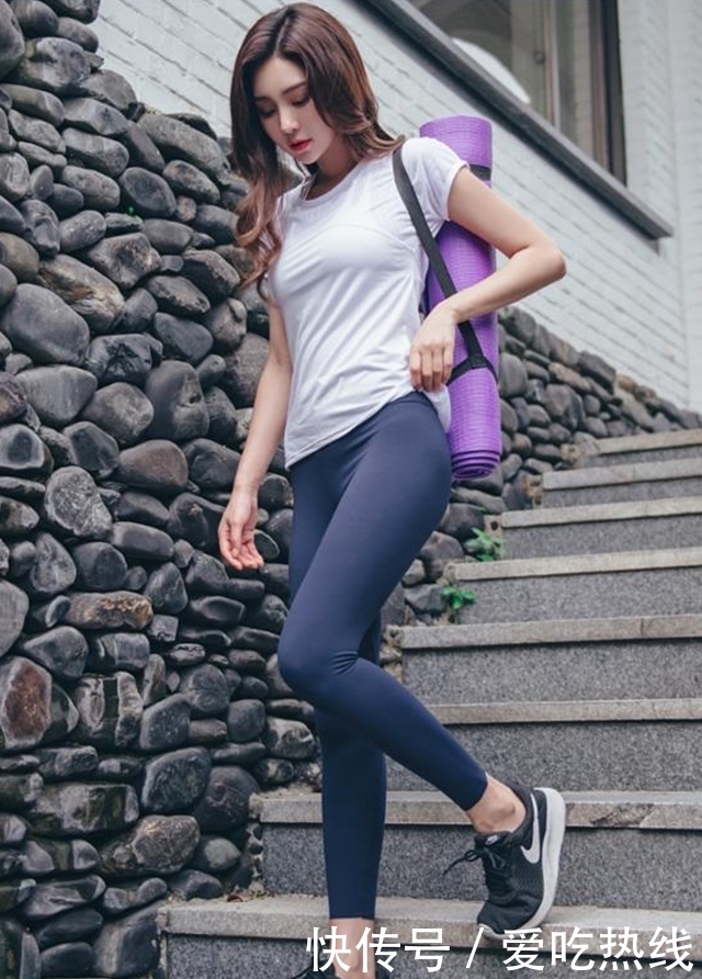 风韵|紧身打底裤：富有风韵的打扮，穿着方便显瘦！