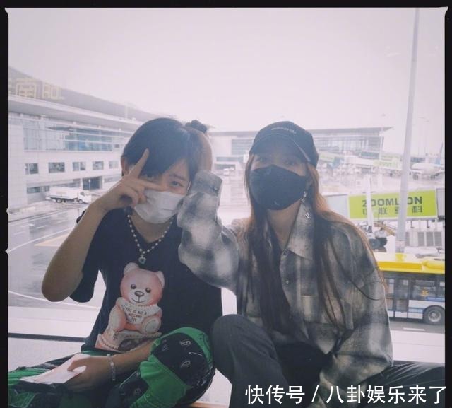  姐姐成团|姐姐抱团《光之翼》合体，三个和宁静正面杠上的人一起喝酒看电影