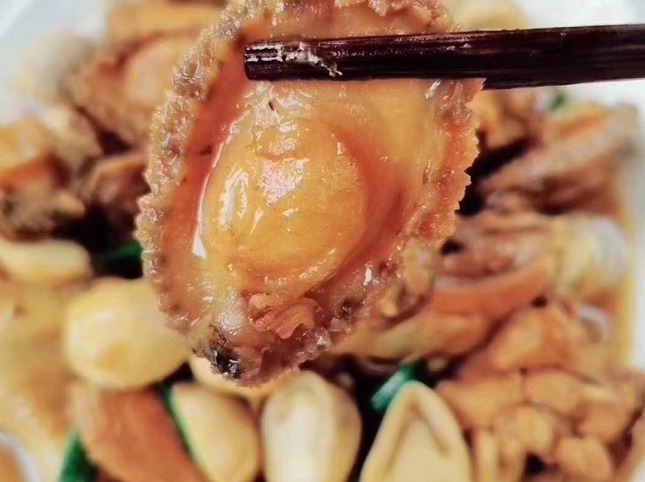  家里|同学家住海边，他说家里很穷，吃过他家的饭菜，我也想穷