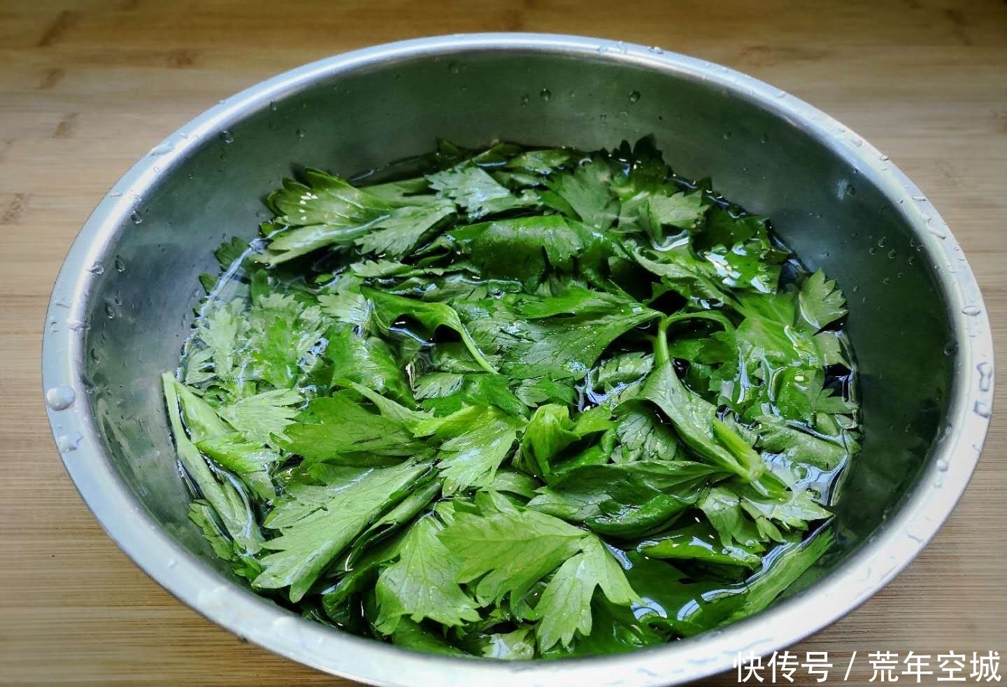 比茎|这菜叶子比茎更营养，扔了太可惜，加入鸡蛋，随手一炒太好吃了！