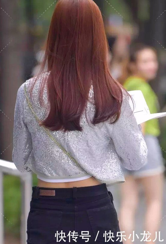 小姐姐|时尚穿搭:看到这么漂亮的小姐姐,你还相信爱情吗?