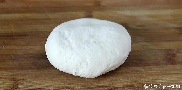 香辣扯面|面粉别再做老一套了,试试这样做,好吃解馋,比手擀面还劲道