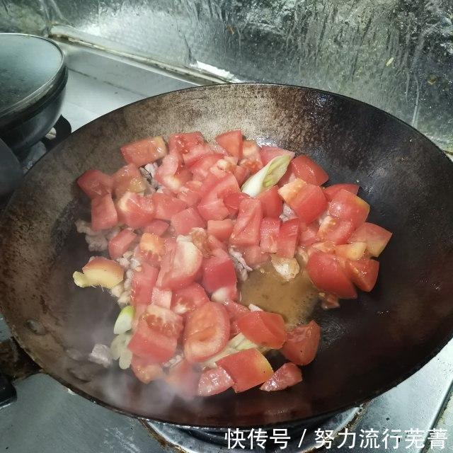  饭菜|西红柿豆角焖面，饭菜一锅出，最适合懒人