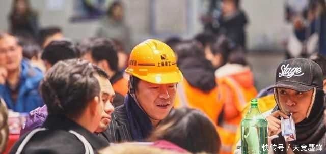 乱跑|论哪档综艺节目敢让明星大街上乱跑还不带安保,只服《极限挑战》