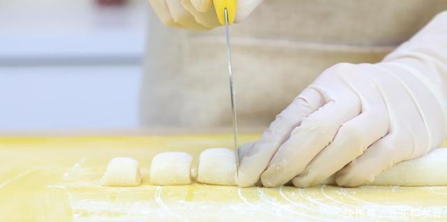 电饭煲|始于颜值,惊于味道!一学就会的神级甜品,香到手指嗦个遍