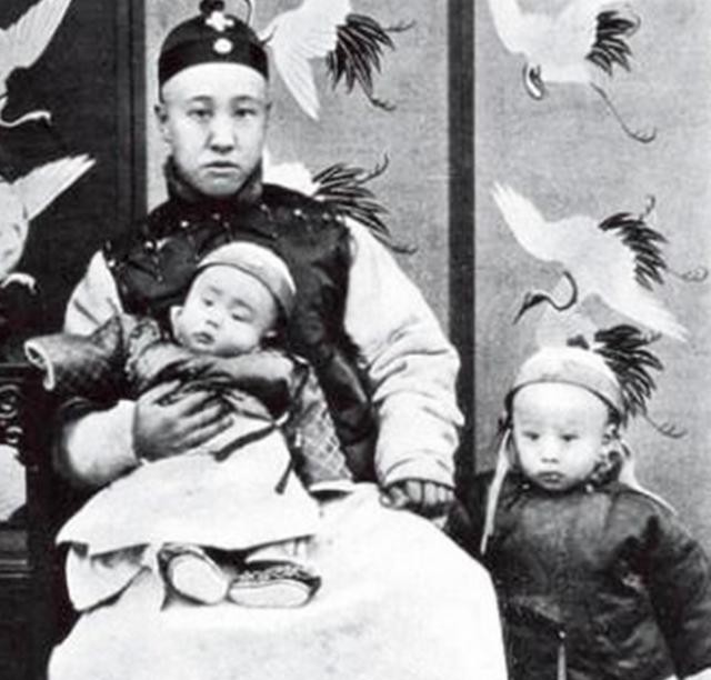  老头|袁世凯最大的一次危机，一夜之间“须发尽白”，俨然成八十岁老头