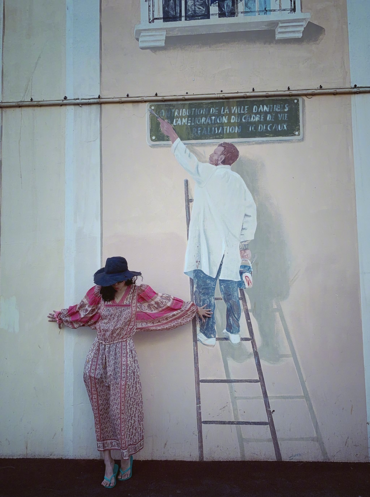  宋佳|宋佳娱乐圈气质独一份，穿黑色西装配白衬衫，男明星都很难帅过她