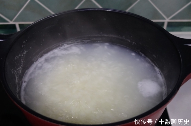  煮粥|煮粥，最忌直接下锅煮！外婆：做好6点，香浓黏稠，比买得更好喝